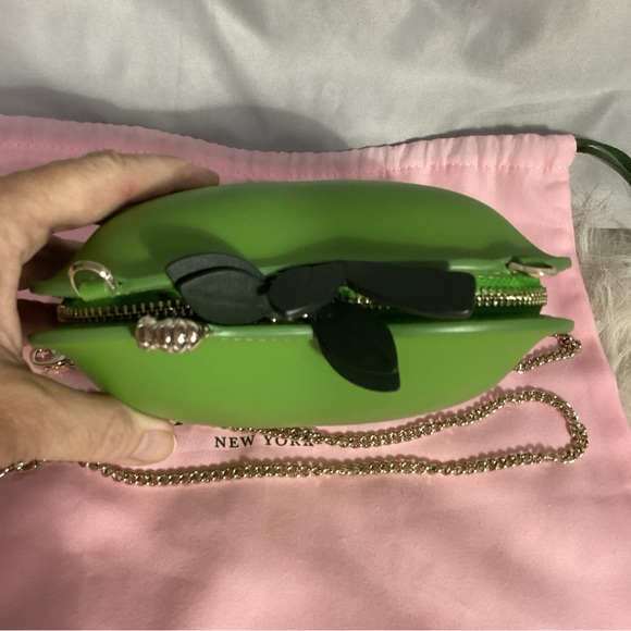Kate Spade Novelty 3D Picnic Green Apple Worm Smooth Leather Crossbody Bag EUC - Picture 8 of 13